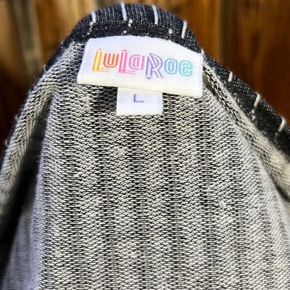 LulaRoe cardigan knit gray white striped ribbed Large no offers given or given - Picture 2 of 7